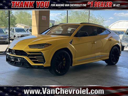Used 2021 Lamborghini Urus AWD/4WD image 1