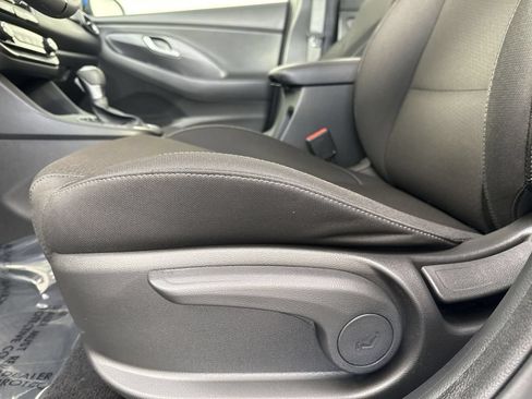 Used 2018 Hyundai Elantra GT FWD image 20
