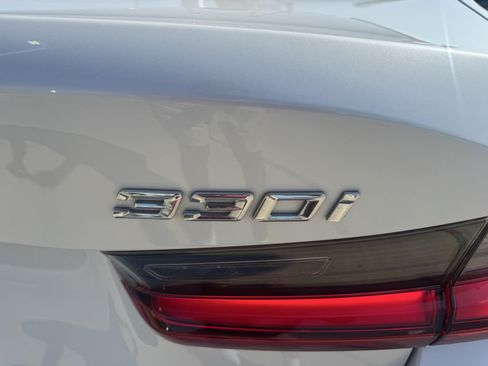 Used 2024 BMW 330i Sedan w/ Premium Package RWD image 31