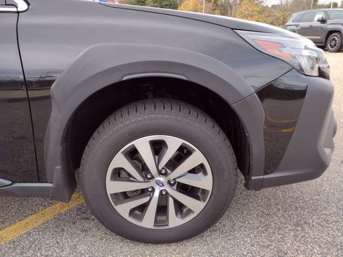 Used 2024 Subaru Outback Premium image 10