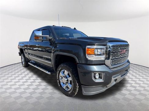 Used 2018 GMC Sierra 3500 Denali w/ Duramax Plus Package image 3