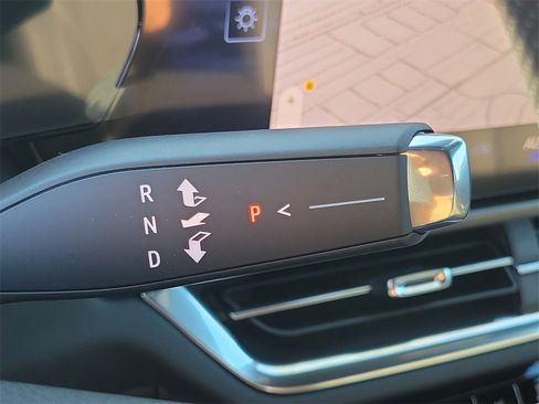 New 2026 Chevrolet Equinox EV LT image 10