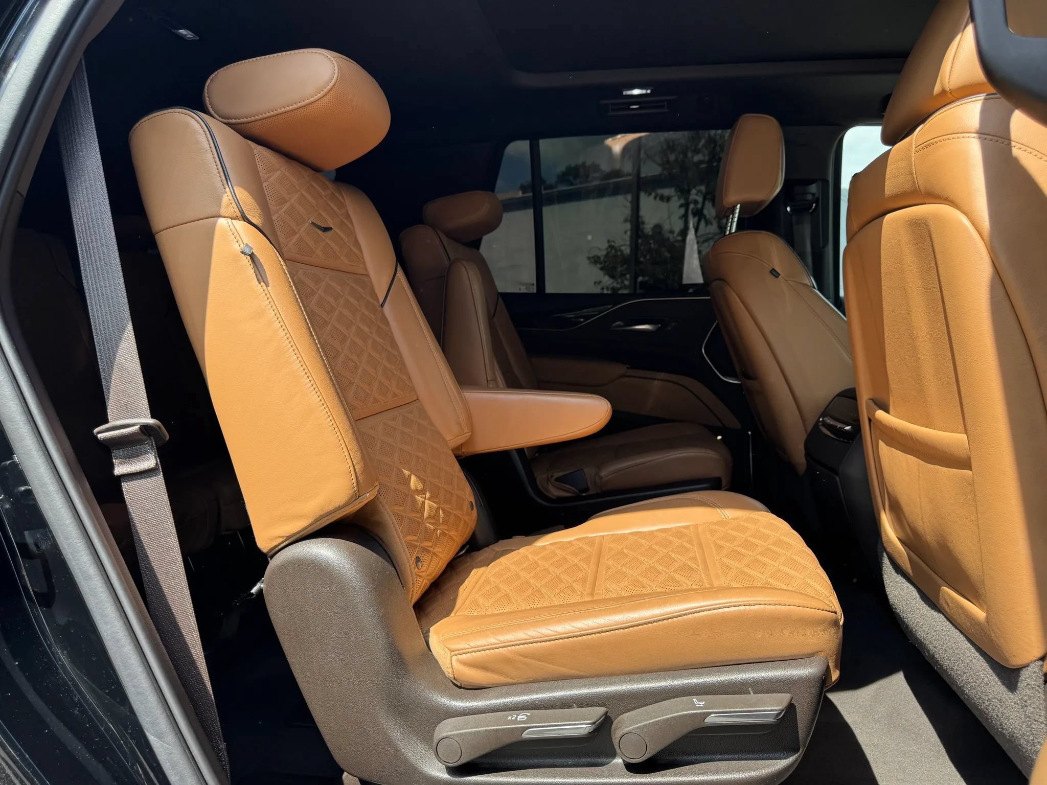 Used 2021 Cadillac Escalade Sport w/ Driver Assist Tech Package AWD/4WD image 20
