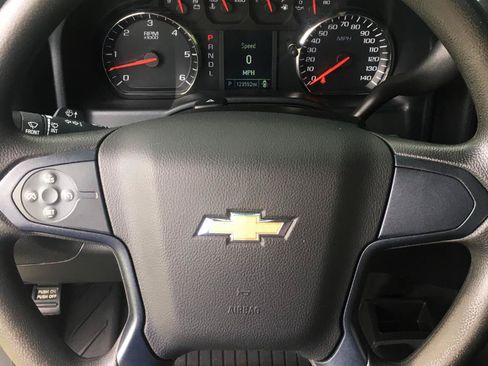 Used 2018 Chevrolet Silverado 1500 Custom w/ Custom Value Package AWD/4WD image 22