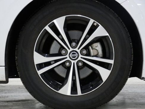 Used 2022 Nissan Sentra SV image 9