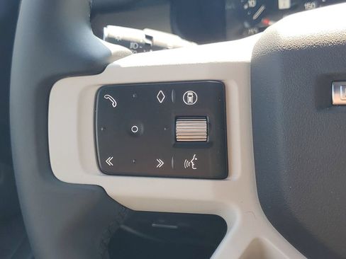 Used 2026 Land Rover Defender 130 X-Dynamic SE AWD/4WD image 17