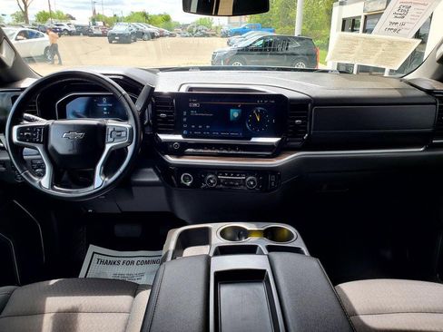 Used 2023 Chevrolet Silverado 1500 LT AWD/4WD image 8