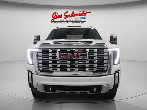 Used 2024 GMC Sierra 2500 Denali w/ Denali Reserve Package AWD/4WD image 3