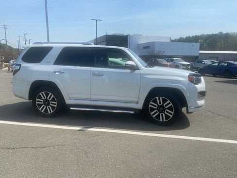 Used 2018 Toyota 4Runner Limited image 14