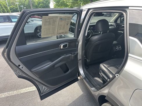 Used 2023 Kia Sorento EX FWD image 12