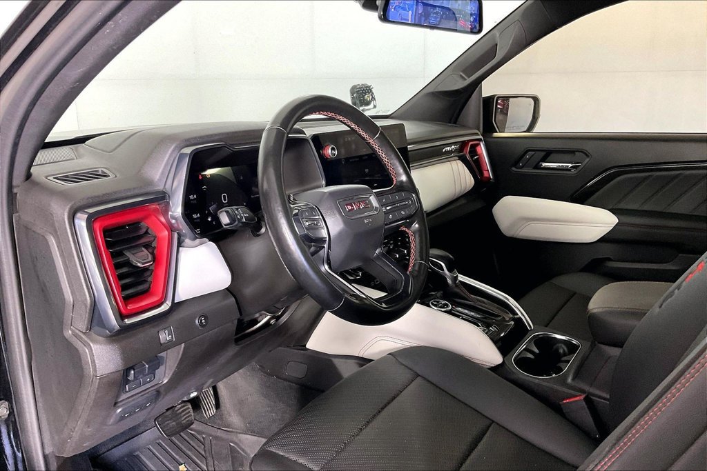 Used 2025 GMC Canyon AT4 w/ AT4X AEV Edition AWD/4WD image 15