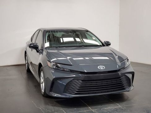 Used 2025 Toyota Camry LE image 2