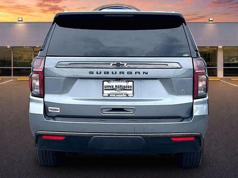 Used 2022 Chevrolet Suburban Z71 w/ Luxury Package AWD/4WD image 4