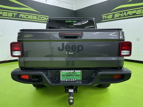 Used 2023 Jeep Gladiator Sport image 8