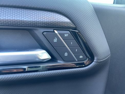 Used 2025 Chevrolet Silverado 1500 ZR2 w/ Technology Package image 21