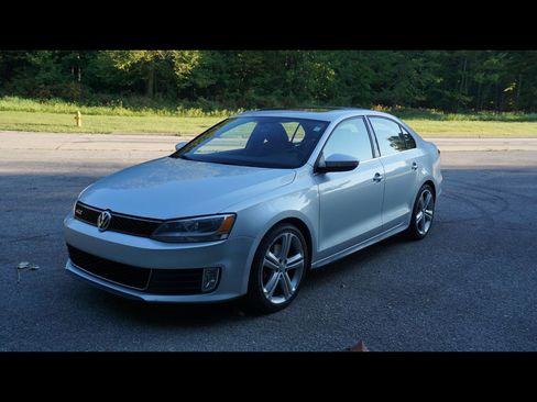 Used 2015 Volkswagen Jetta GLI SE FWD image 1