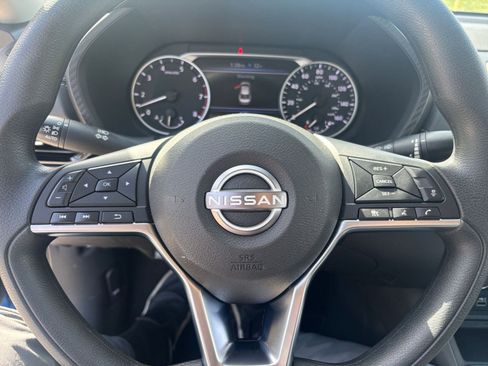 Used 2025 Nissan Sentra SV image 25