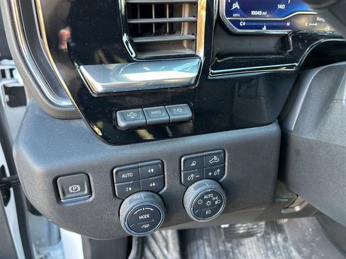 Used 2025 Chevrolet Silverado 2500 High Country w/ Technology Package image 23