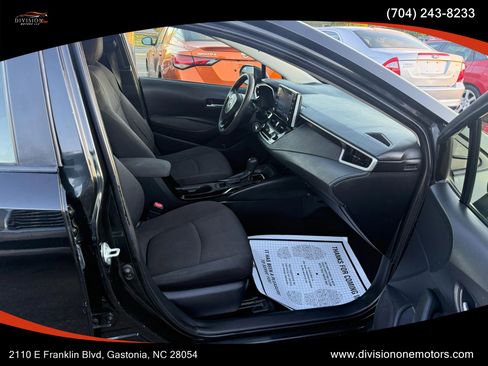 Used 2020 Toyota Corolla LE image 16