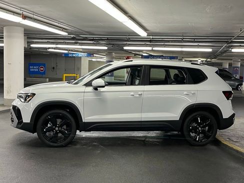 New 2026 Volkswagen Taos SEL AWD/4WD image 33