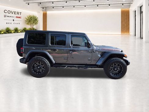 Used 2018 Jeep Wrangler Unlimited Rubicon AWD/4WD image 16