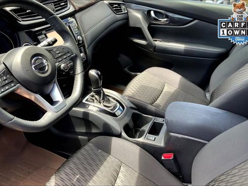 Used 2017 Nissan Rogue SV w/ SV Premium Package image 17