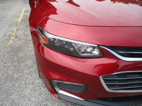 Used 2018 Chevrolet Malibu LT w/ Driver Confidence Package FWD image 26