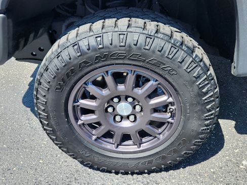 Used 2022 Chevrolet Colorado ZR2 w/ Colorado ZR2 Bison Edition AWD/4WD image 14