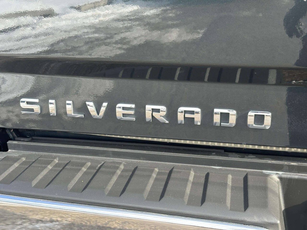 Used 2017 Chevrolet Silverado 1500 LT w/ All Star Edition AWD/4WD image 36