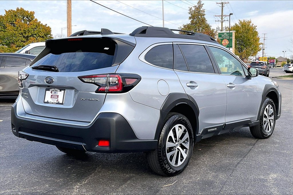 Certified 2025 Subaru Outback Premium AWD/4WD image 17