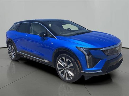 Used 2025 Cadillac Optiq Luxury 2 AWD/4WD image 5