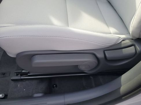 New 2026 Hyundai Kona SE AWD/4WD image 17