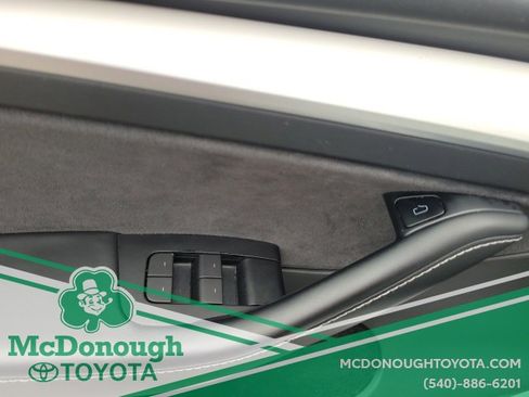 Used 2022 Tesla Model Y Performance image 15