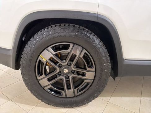 Used 2023 Rivian R1S Adventure AWD/4WD image 30