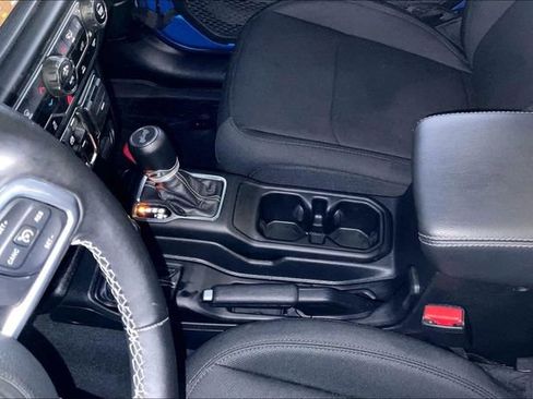 Used 2022 Jeep Wrangler Unlimited Sahara image 13