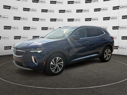 Used 2023 Buick Envision Essence image 2