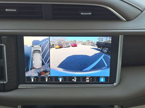 Used 2021 GMC Yukon Denali w/ Denali Premium Package image 44