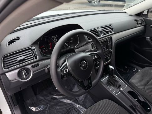 Used 2017 Volkswagen Passat 1.8T S image 17