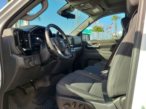 Used 2023 Chevrolet Silverado 1500 LT image 9