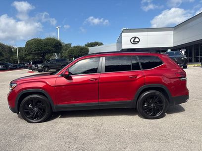 Used 2023 Volkswagen Atlas SE w/ Black Wheel Package