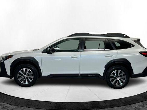 Used 2024 Subaru Outback Premium image 2
