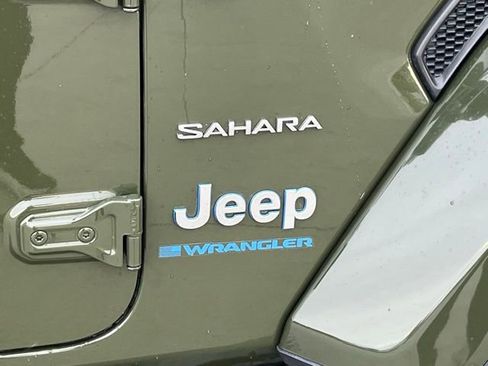 Used 2023 Jeep Wrangler Unlimited Sahara AWD/4WD image 9