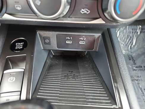 Used 2025 Nissan Kicks SV image 18