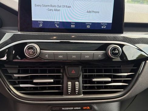 New 2025 Ford Escape ST-Line w/ Cold Weather Package FWD image 31