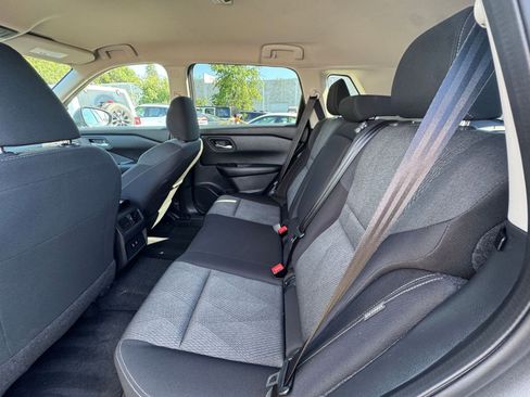 Used 2025 Nissan Rogue SV image 28