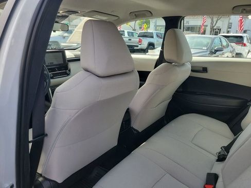 Used 2025 Toyota Corolla Cross L image 11