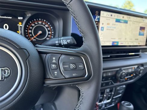 New 2025 Jeep Gladiator Mojave image 16