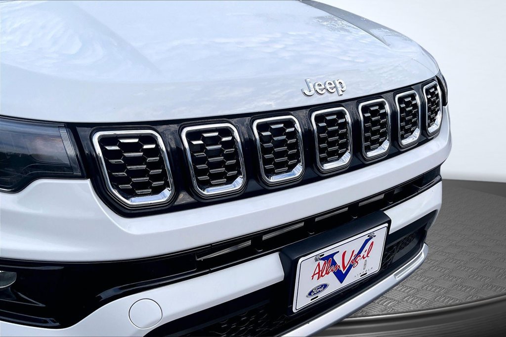 Used 2025 Jeep Compass Limited AWD/4WD image 33