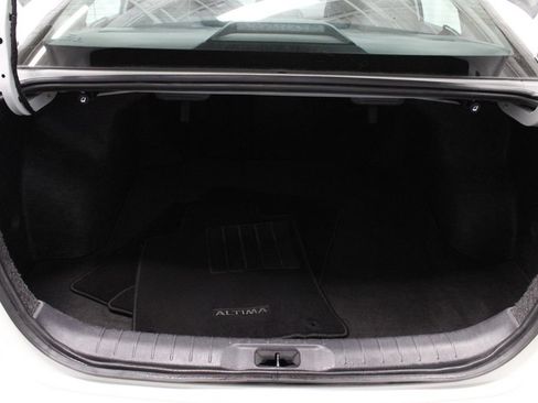 Certified 2024 Nissan Altima 2.5 SV FWD image 13