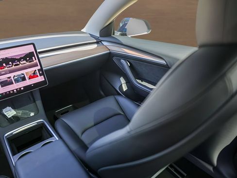 Used 2023 Tesla Model 3 Standard Range RWD image 25
